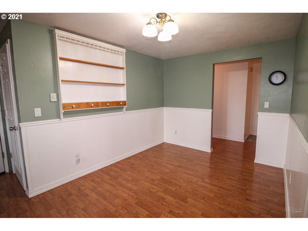 5131 Southwest Freeman Court Portland, OR 97219 - Photo 5 of 32 Gallery Image 5