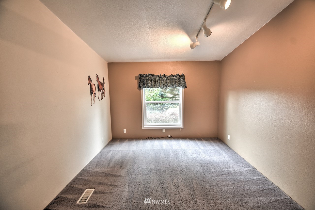 4720 180th Way Southwest Rochester, WA 98579 - Photo 16 of 40 Gallery Image 16