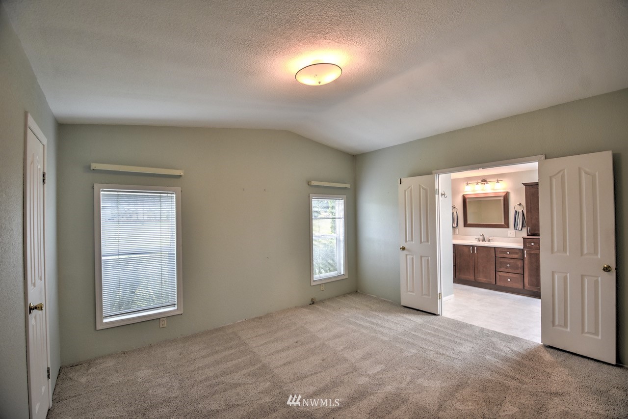 4720 180th Way Southwest Rochester, WA 98579 - Photo 10 of 40 Gallery Image 10