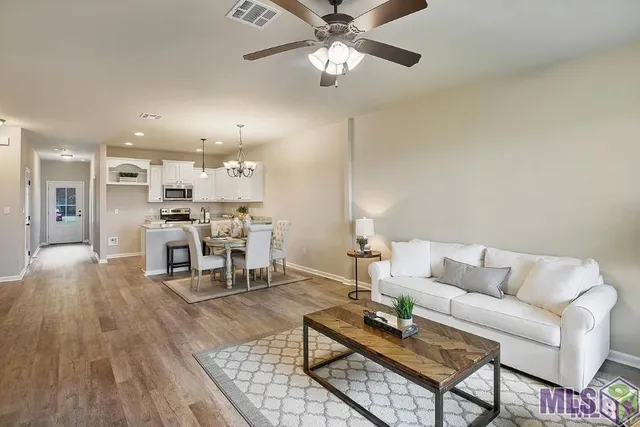 $235,900 | 17455 Berkshire Drive, Prairieville, LA 70769