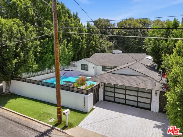$2,398,000 | 16910 West Magnolia Boulevard, Encino, CA 91316
