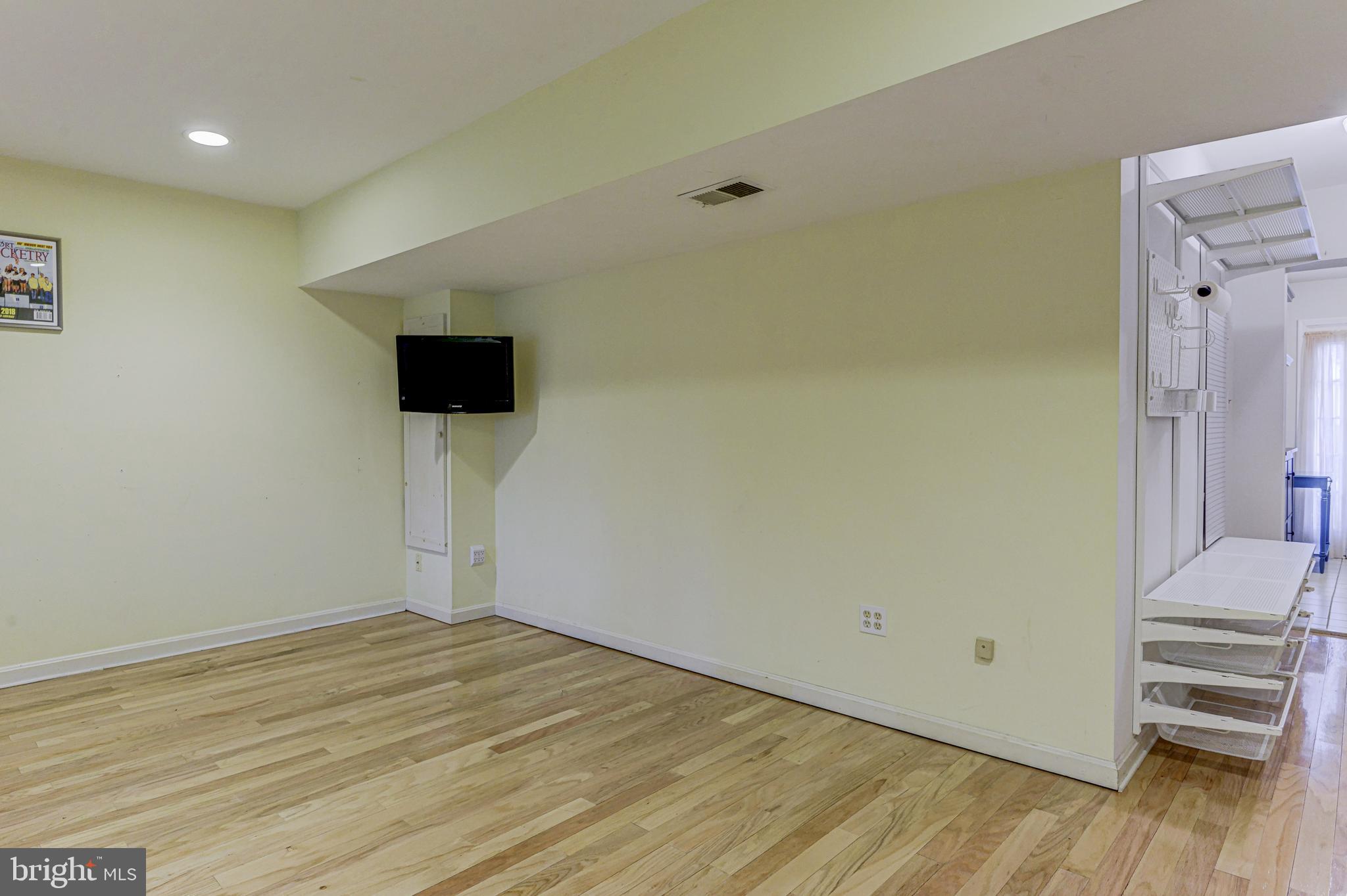 8607 Indian Springs Road Laurel, MD 20724 - Photo 5 of 29 Gallery Image 5