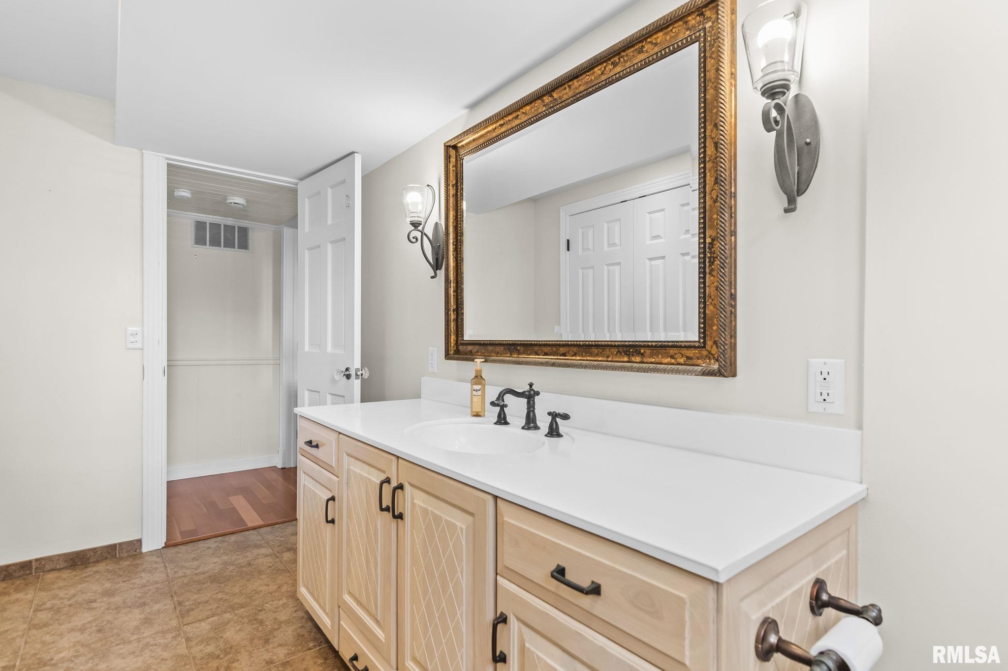 769 Pecan Point Road Petersburg, IL 62675 - Photo 56 of 90 Gallery Image 56