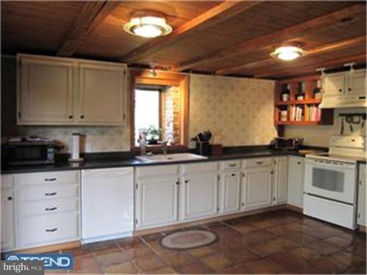 481 Indian Run Road Glenmoore, PA 19343 - Photo 3 of 12 Kitchen