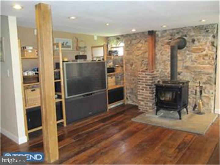 481 Indian Run Road Glenmoore, PA 19343 - Photo 6 of 12 Living Room
