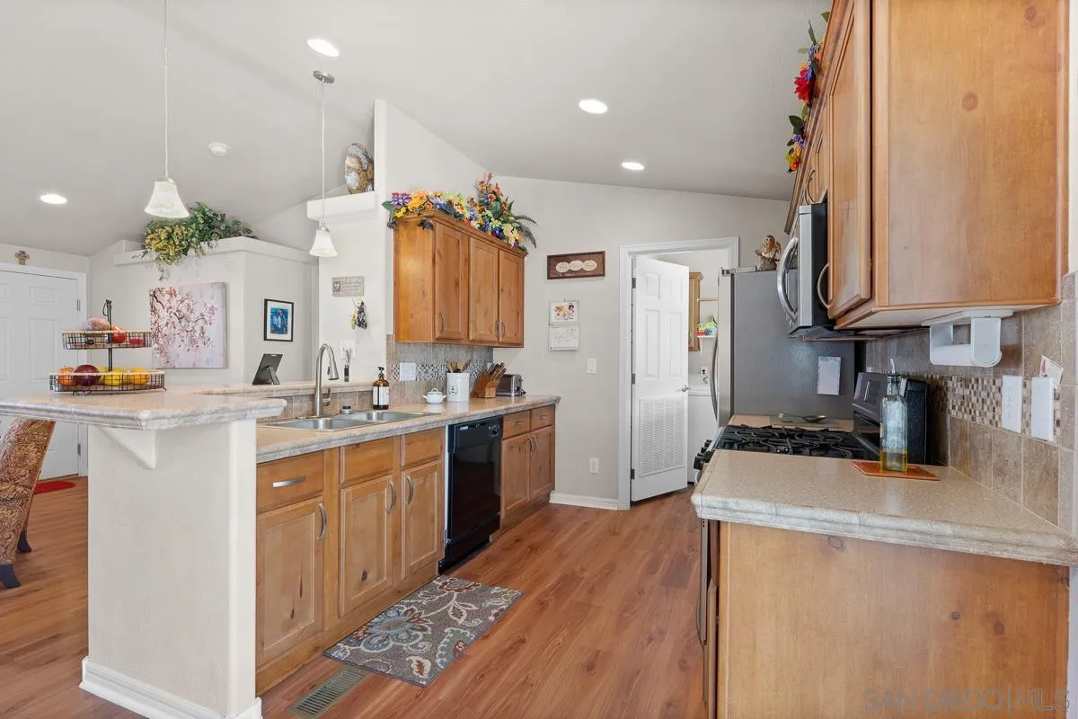 1815 Sweetwater Road, Unit 72 Spring Valley, CA 91977 - Photo 15 of 32 Gallery Image 15