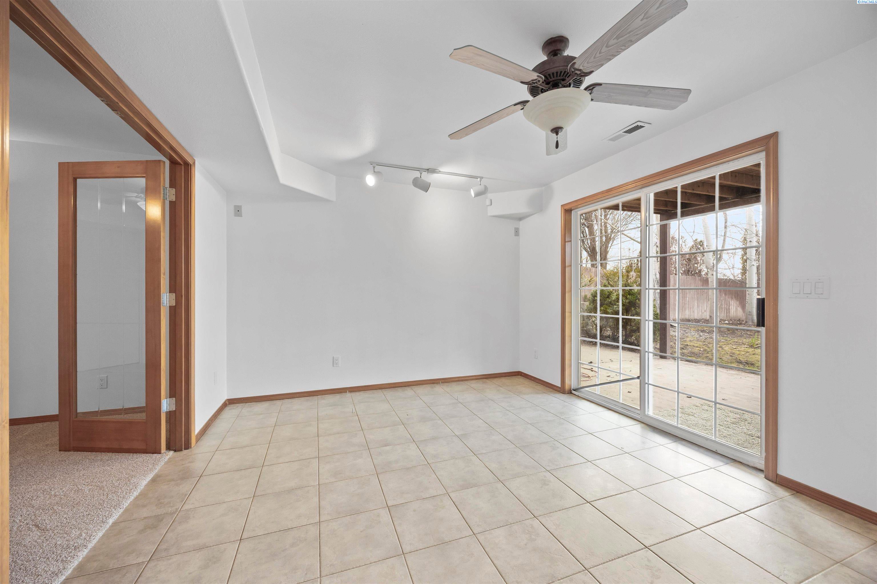 285 Rachel Road Kennewick, WA 99338 - Photo 11 of 44 Gallery Image 11