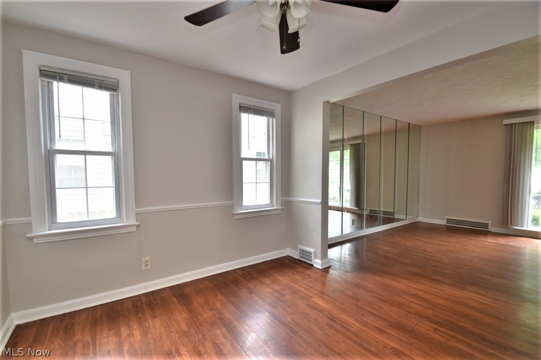 3797 Bainbridge Road Cleveland Heights, OH 44118 - Photo 10 of 35