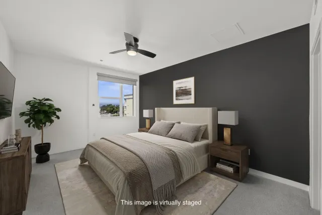 en empty room with ceiling fan