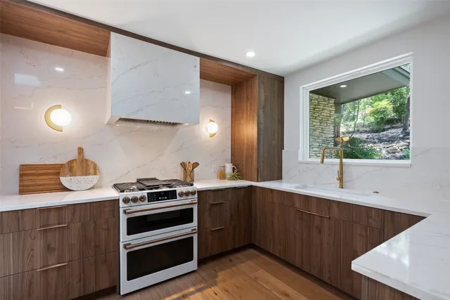 $1,895,000 | 3403 Cascadera Drive, Austin, TX 78731