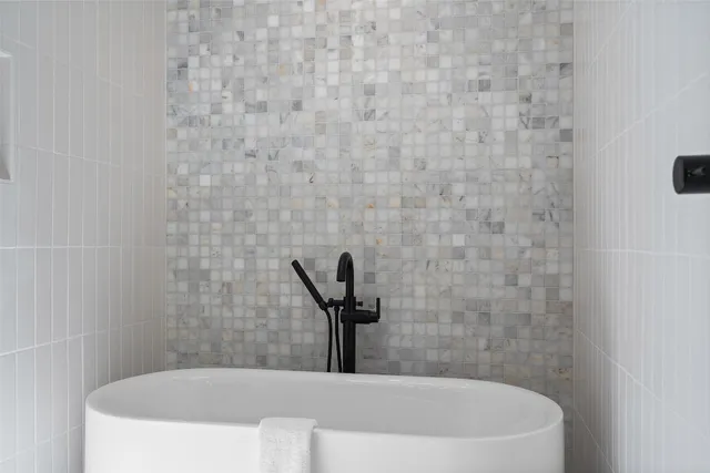 $1,895,000 | 3403 Cascadera Drive, Austin, TX 78731