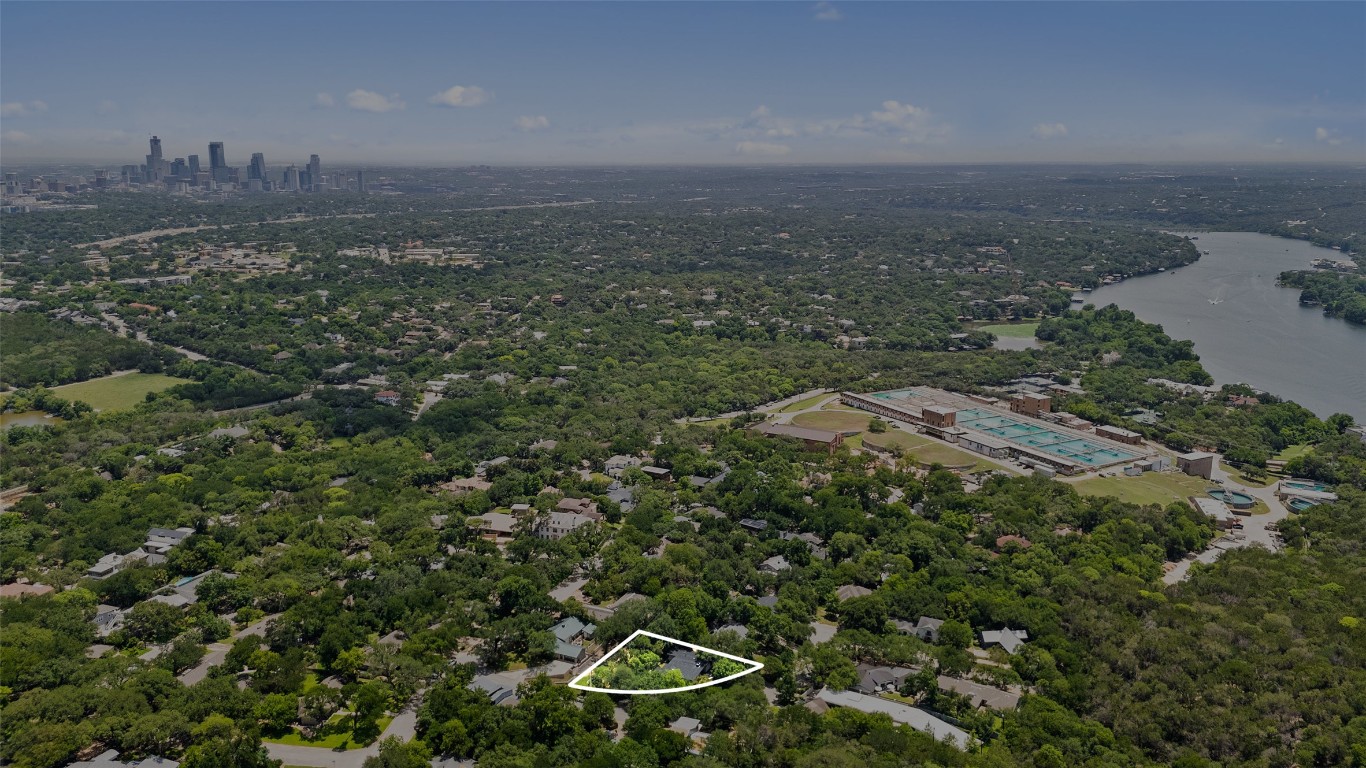3403 Cascadera Drive Austin, TX 78731 - Photo 10 of 38 One of the best locations in Austin! Bike to Lake Austin, Mount Bonnell, restaurants!