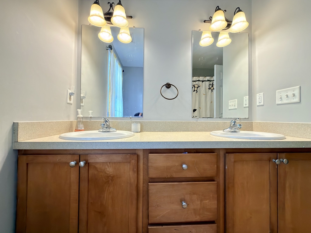215 Main Street Sturbridge, MA 01566 - Photo 27 of 34