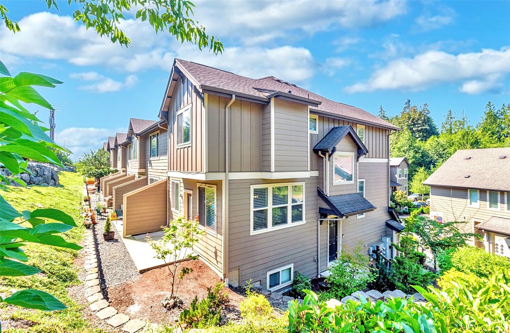 1900 Weaver Road, Unit L101 Snohomish, WA 98290 - Photo 1 of 35 Gallery Image 1