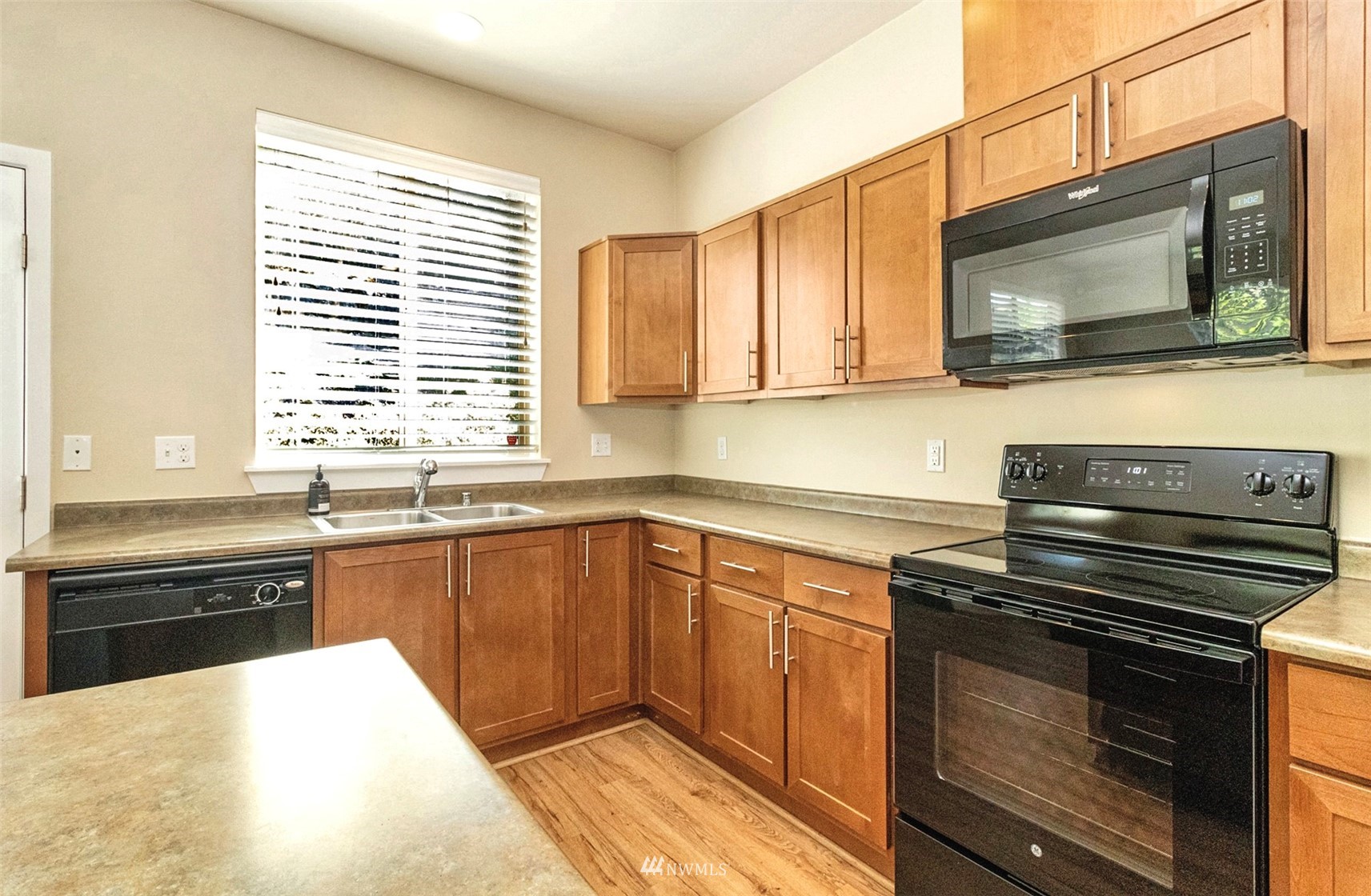 1900 Weaver Road, Unit L101 Snohomish, WA 98290 - Photo 11 of 35 Gallery Image 11