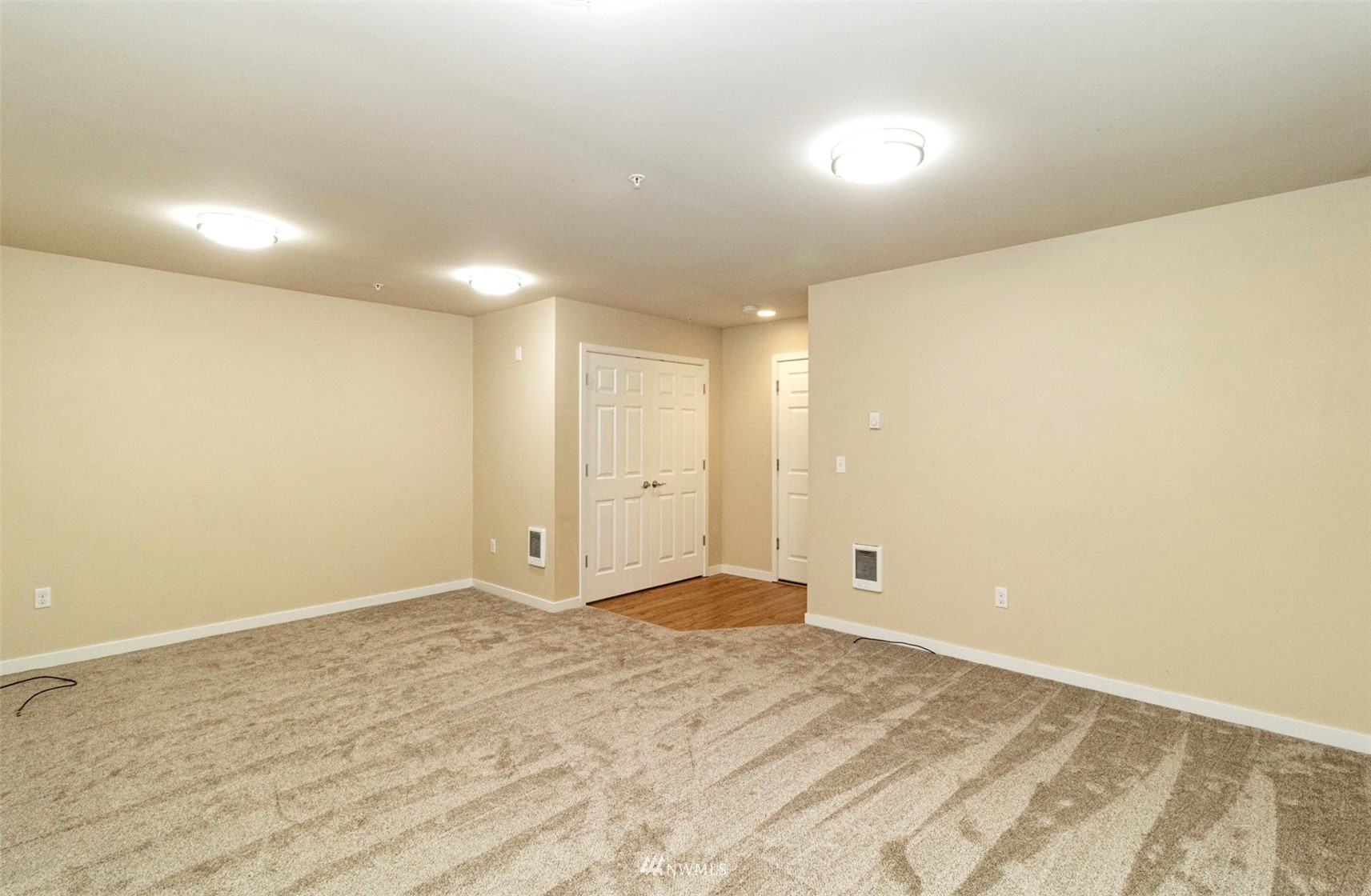 1900 Weaver Road, Unit L101 Snohomish, WA 98290 - Photo 16 of 35 Gallery Image 16