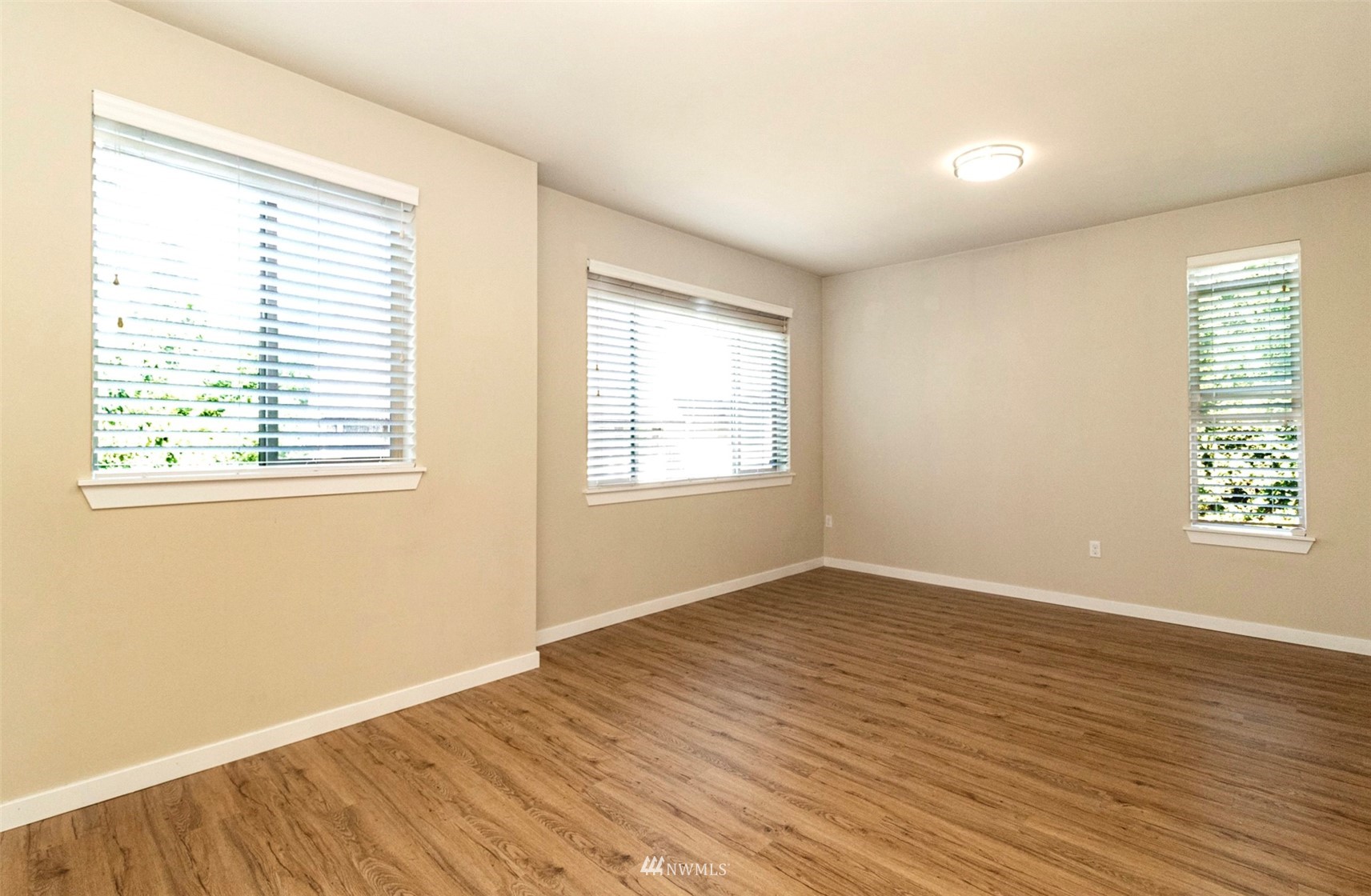 1900 Weaver Road, Unit L101 Snohomish, WA 98290 - Photo 17 of 35 Gallery Image 17