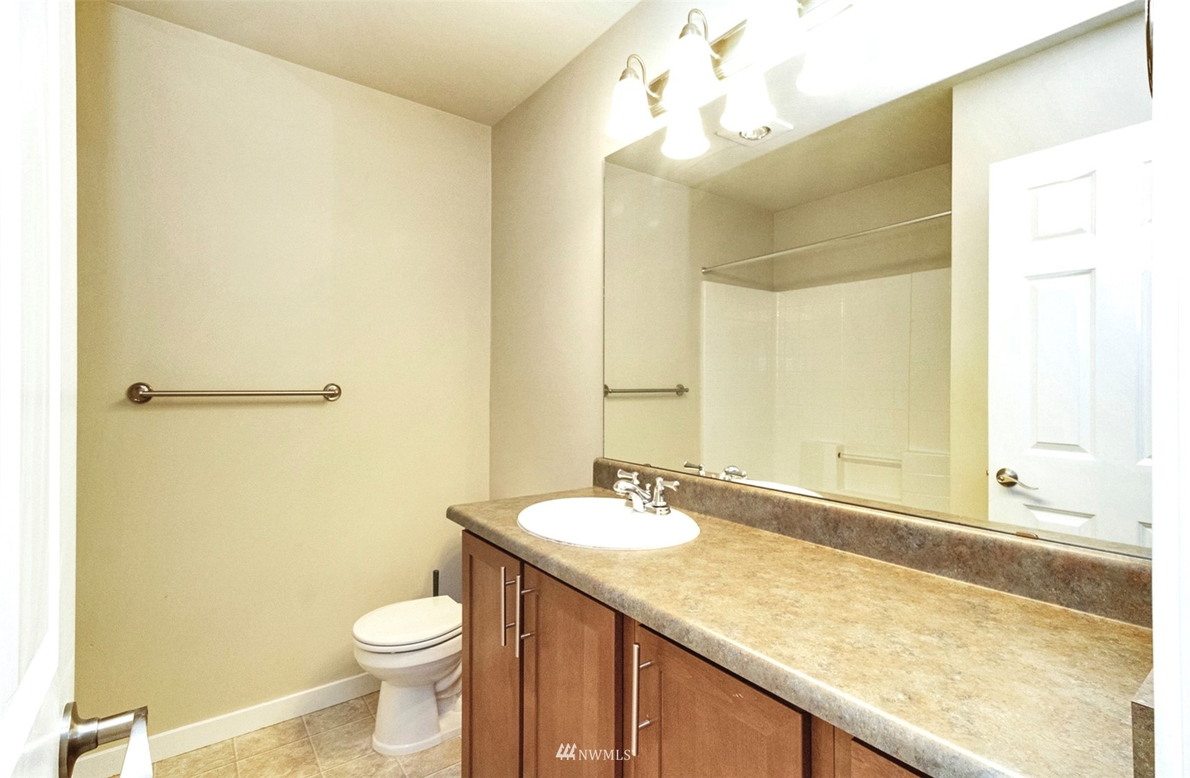 1900 Weaver Road, Unit L101 Snohomish, WA 98290 - Photo 30 of 35 Gallery Image 30