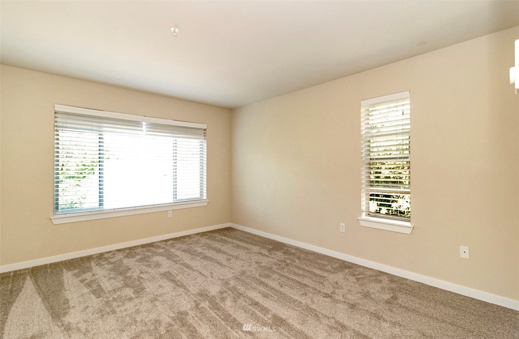 1900 Weaver Road, Unit L101 Snohomish, WA 98290 - Photo 31 of 35 Gallery Image 31