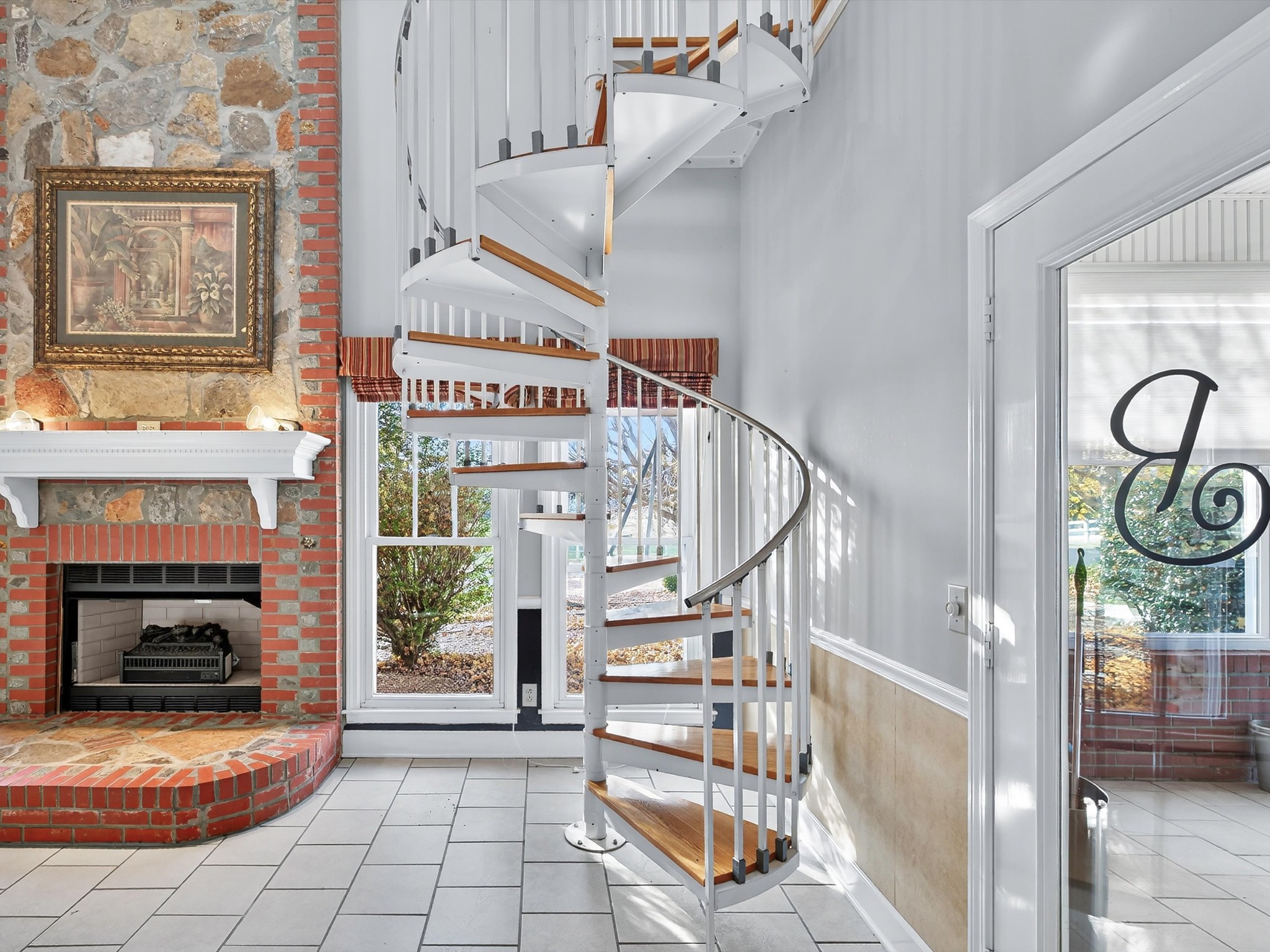 275 Swift Lane Cunningham, TN 37052 - Photo 26 of 67 a view of entryway and hall