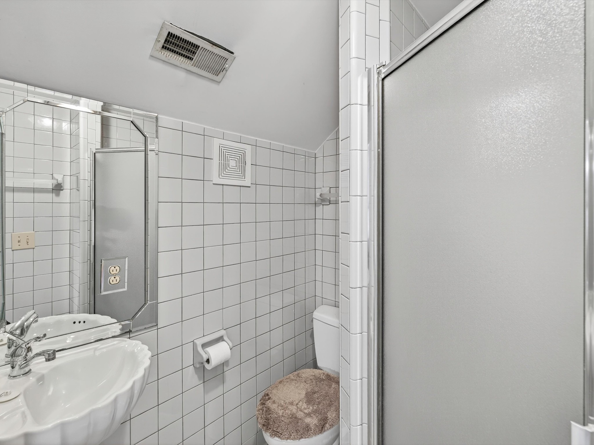 275 Swift Lane Cunningham, TN 37052 - Photo 60 of 67 a bathroom with a toilet and a shower