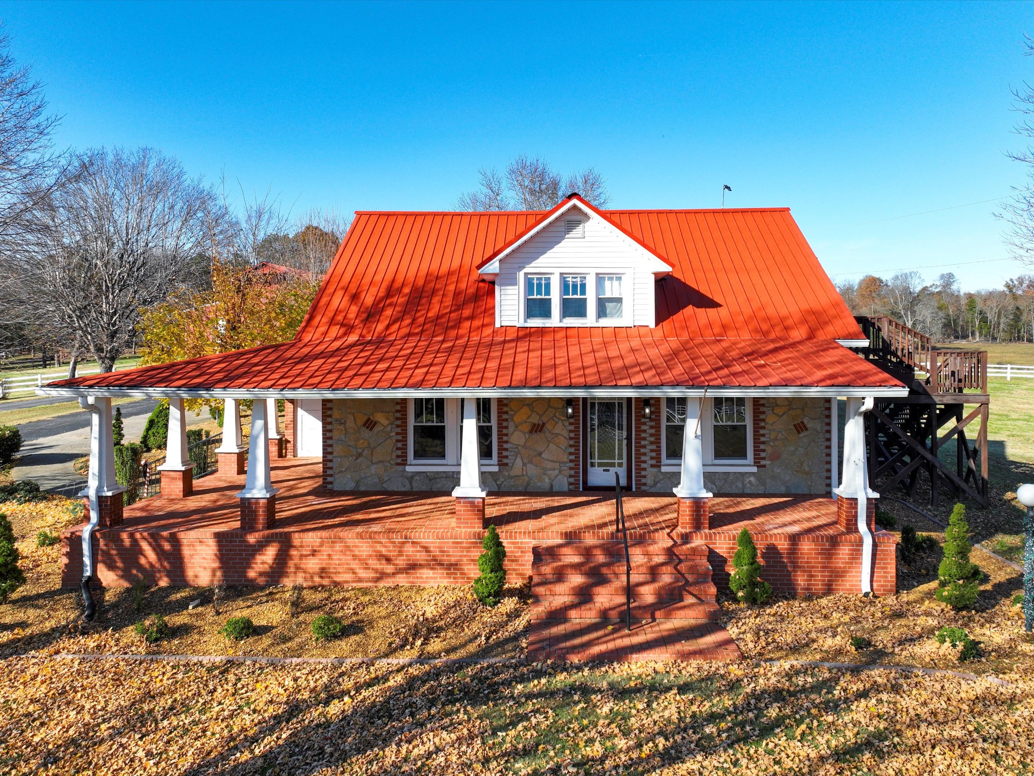 275 Swift Lane Cunningham, TN 37052 - Photo 6 of 67 front view of a house with a yard