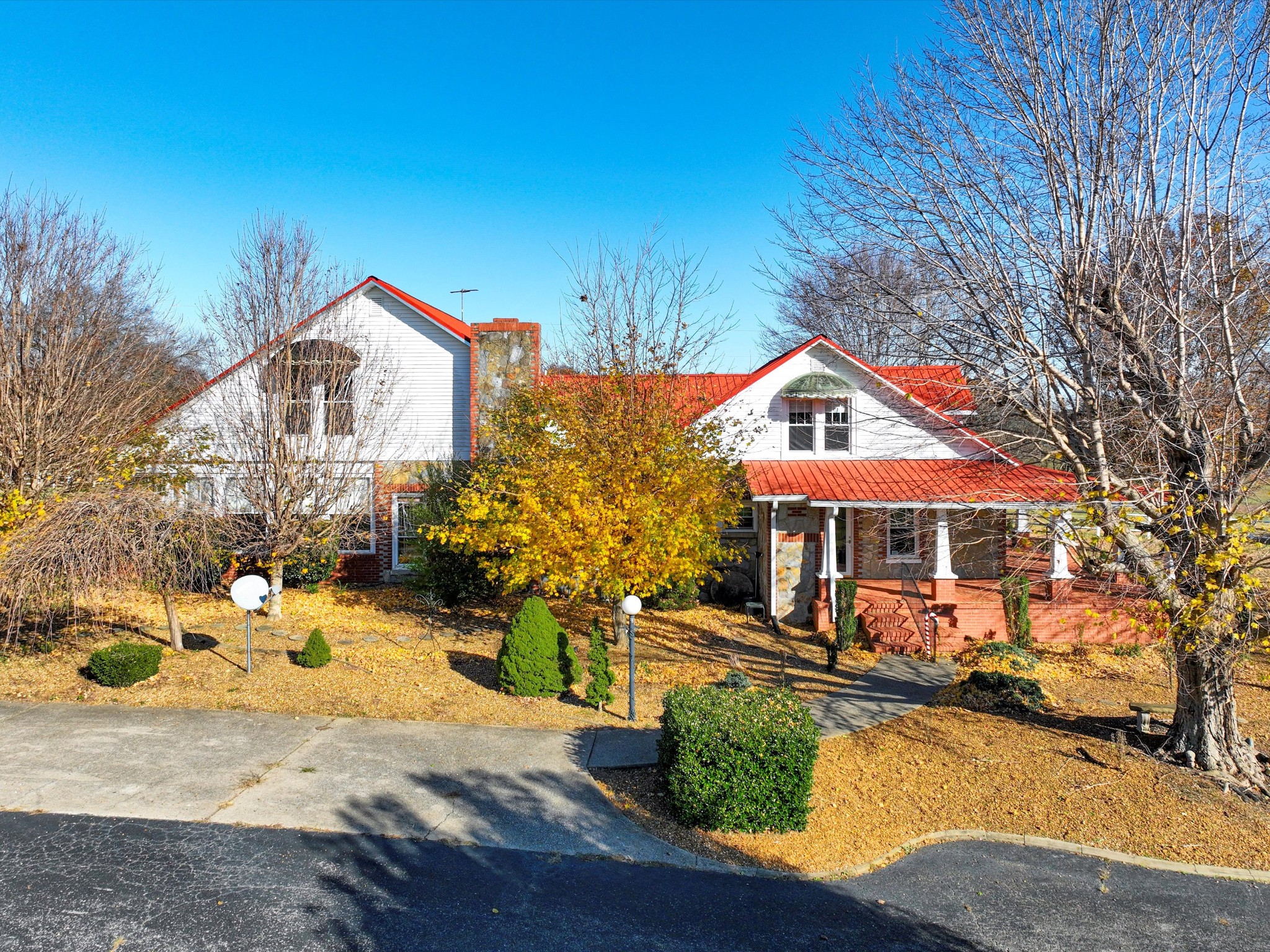 275 Swift Lane Cunningham, TN 37052 - Photo 8 of 67 a front view of a house with a yard
