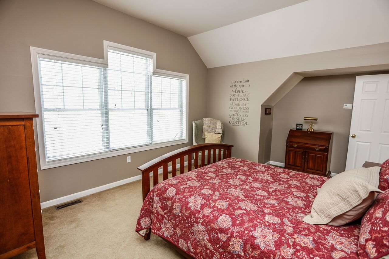 83 Hackett Hill Road Manchester, NH 03102 - Photo 16 of 33