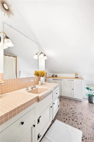 $4,900 | 31 State Street, Skaneateles, NY 13152