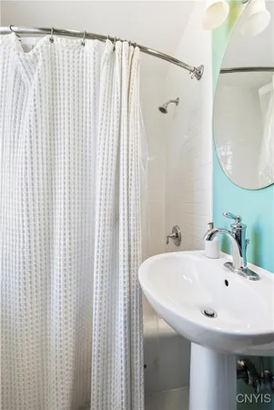 $4,900 | 31 State Street, Skaneateles, NY 13152