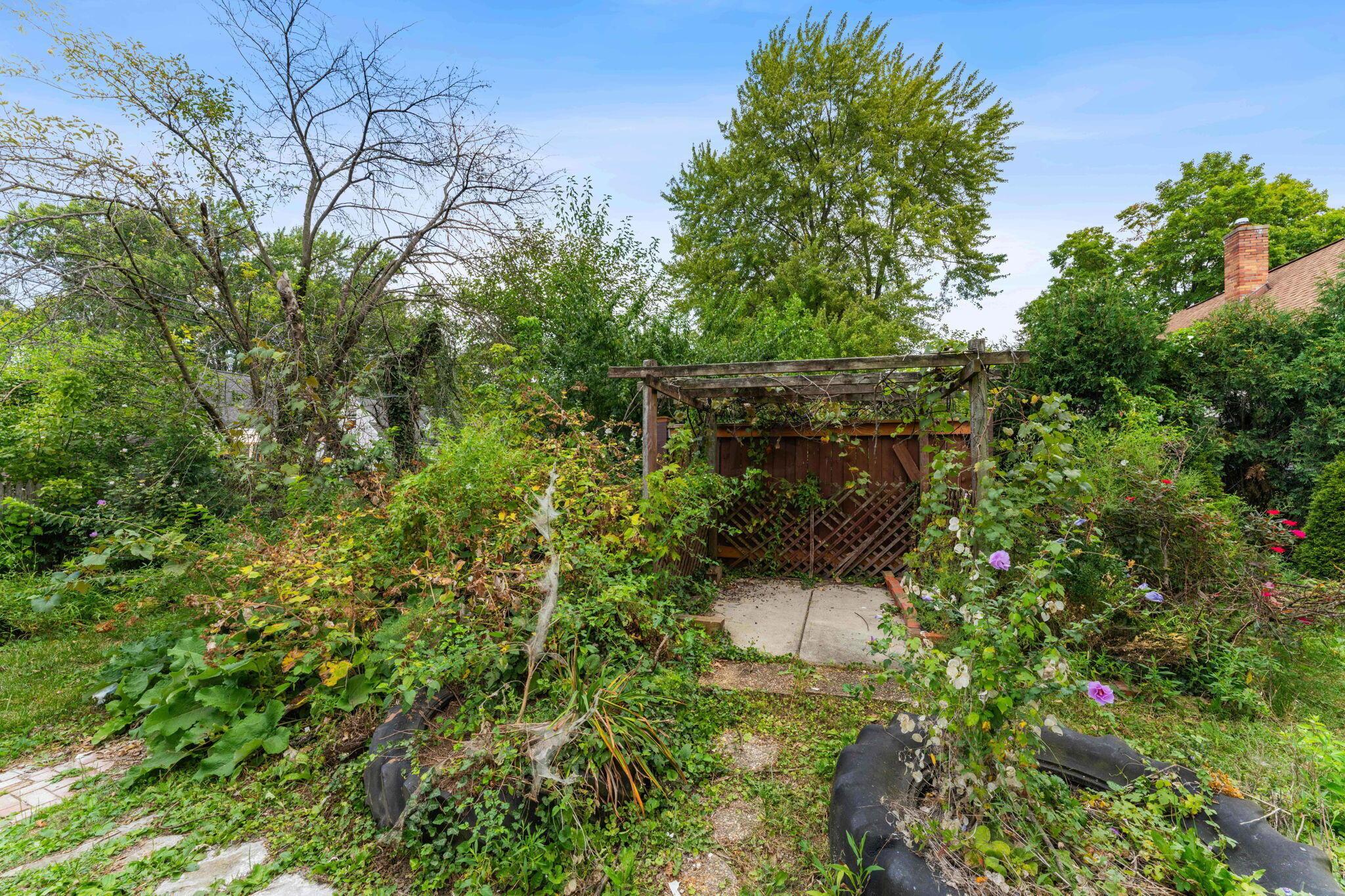 3031 Karl Road Columbus, OH 43224 - Photo 19 of 20 SPEND TIME in this magical back yard!