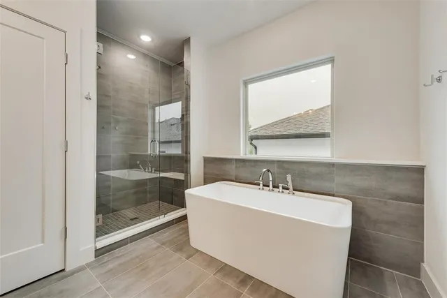 $450,000 | 444 Water's Edge Drive, Unit 721, Hickory Creek, TX 75065