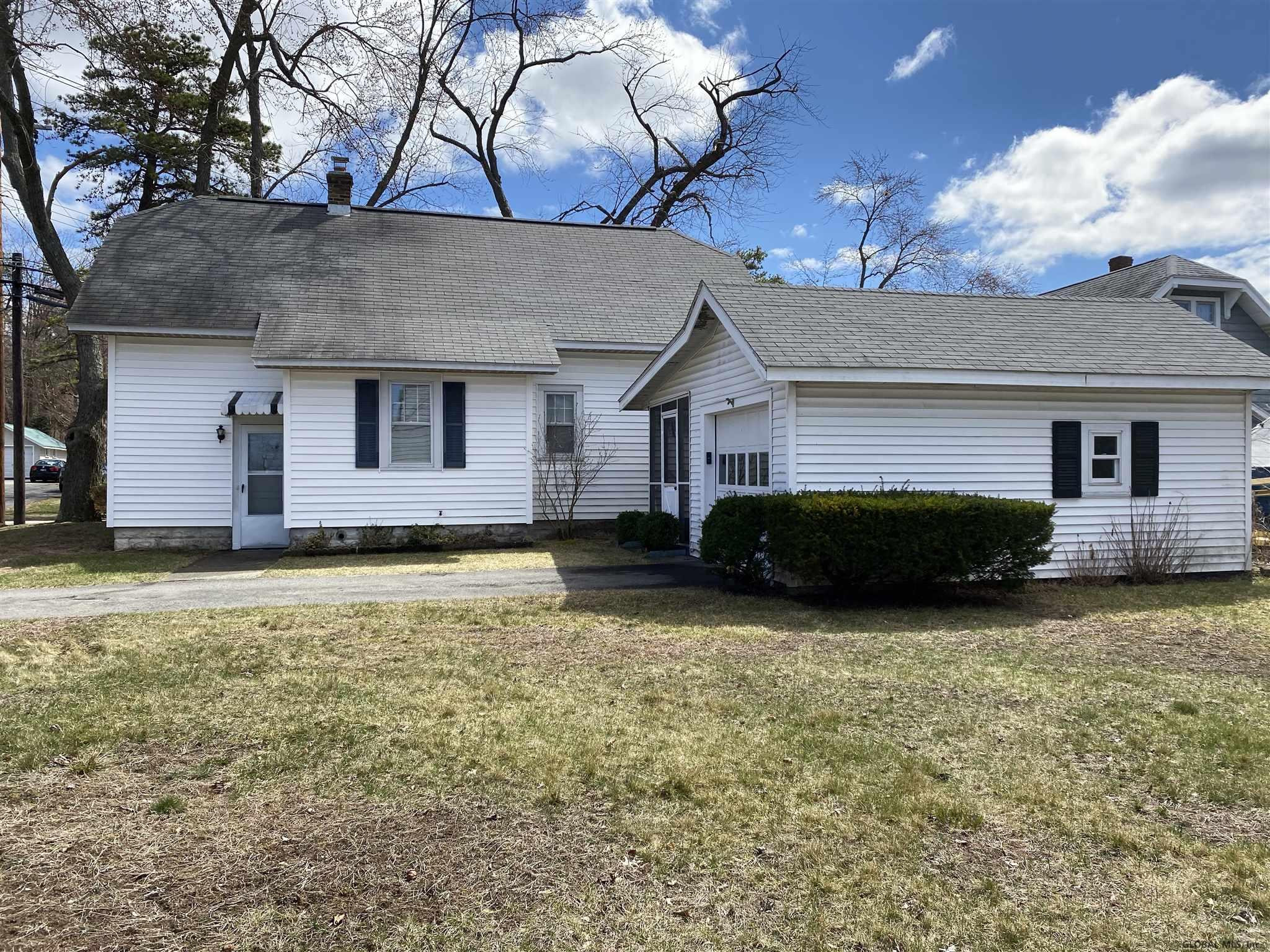 3 Gipp Road Guilderland, NY 12203 - Photo 4 of 29 Photo 4