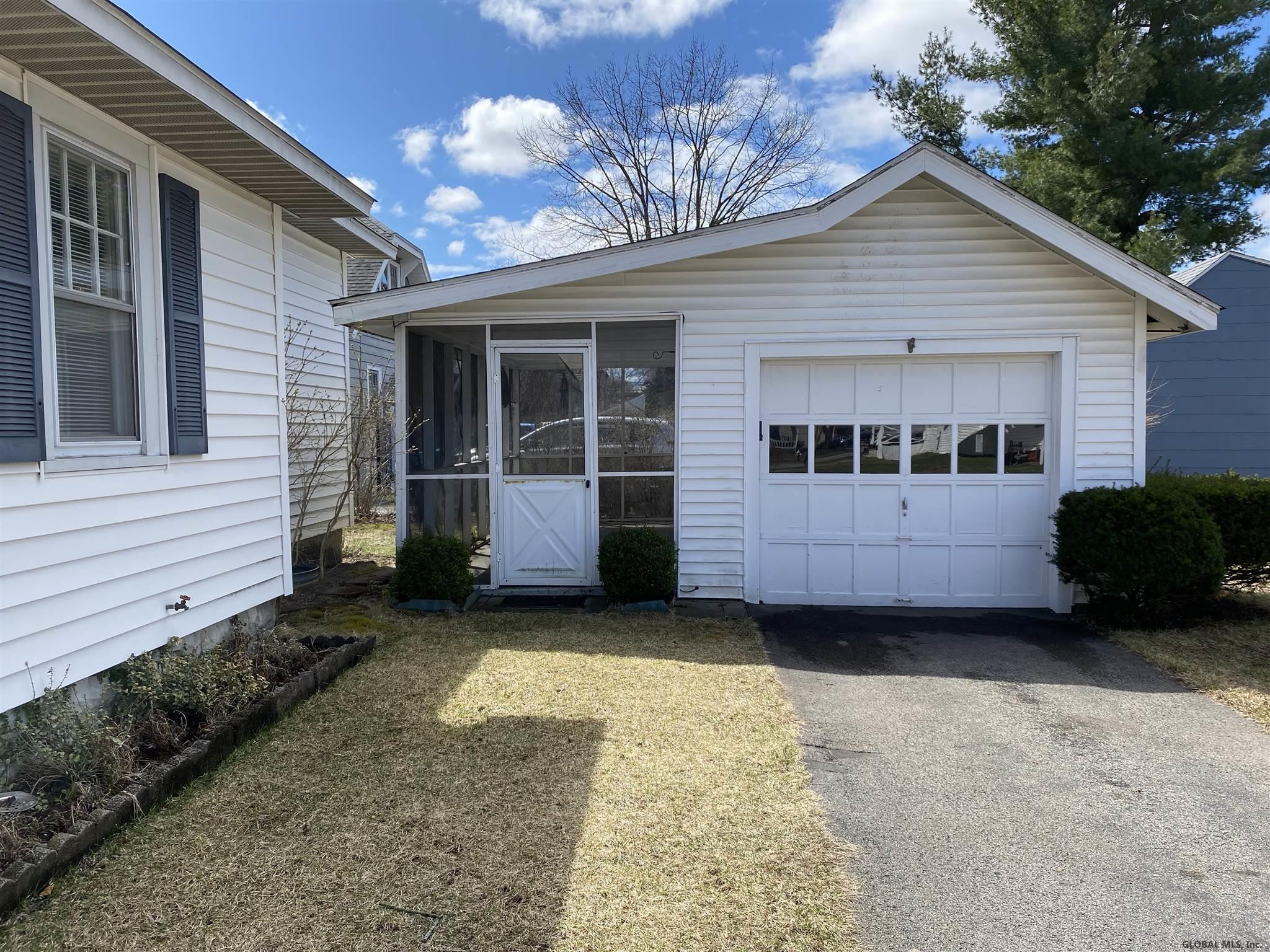 3 Gipp Road Guilderland, NY 12203 - Photo 5 of 29 Photo 5