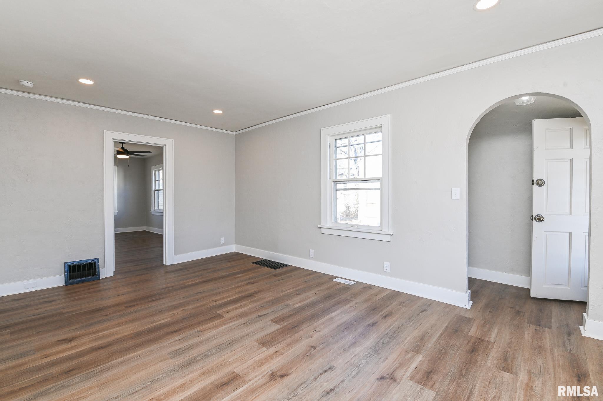 1229 South 8th Street Pekin, IL 61554 - Photo 10 of 23