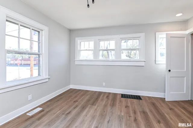 $104,900 | 1229 South 8th Street, Pekin, IL 61554