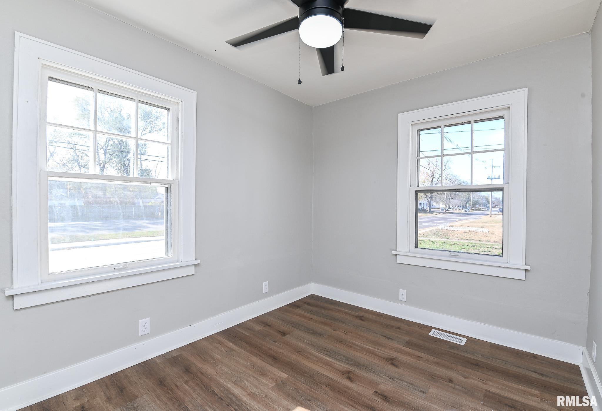 1229 South 8th Street Pekin, IL 61554 - Photo 13 of 23