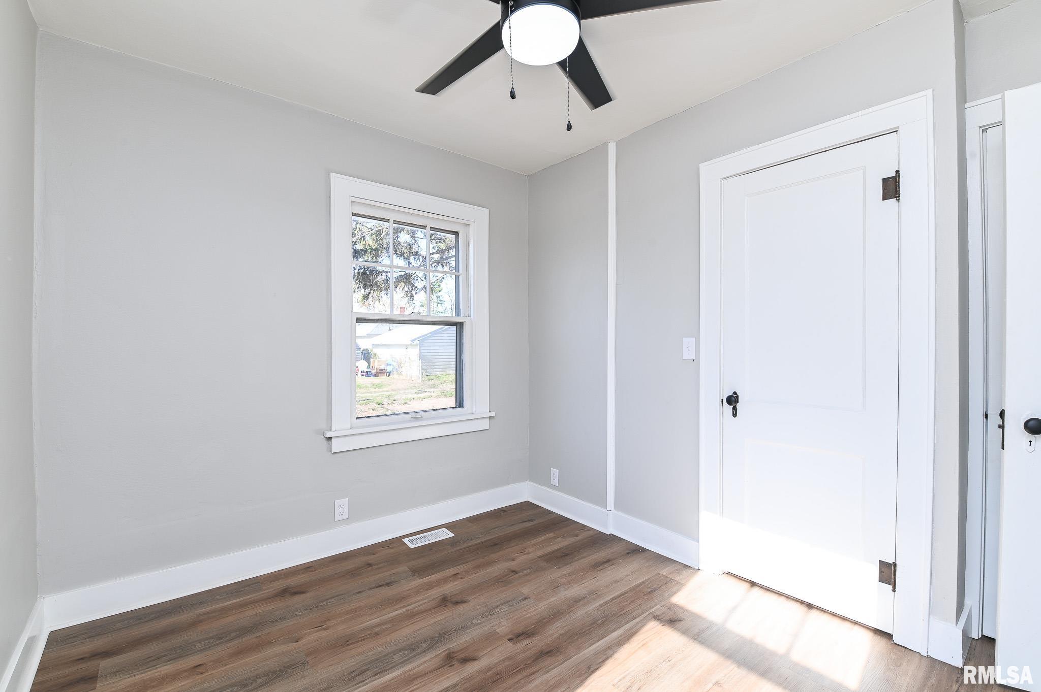 1229 South 8th Street Pekin, IL 61554 - Photo 14 of 23