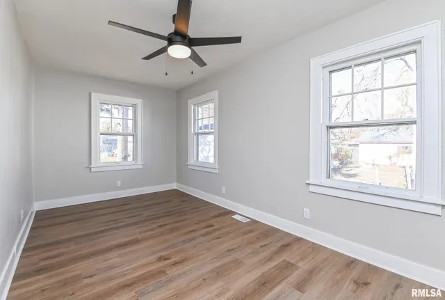 $104,900 | 1229 South 8th Street, Pekin, IL 61554