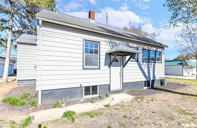 $104,900 | 1229 South 8th Street, Pekin, IL 61554