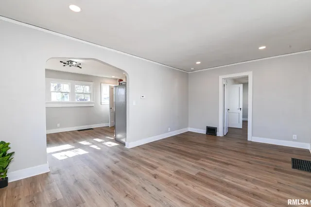 $104,900 | 1229 South 8th Street, Pekin, IL 61554