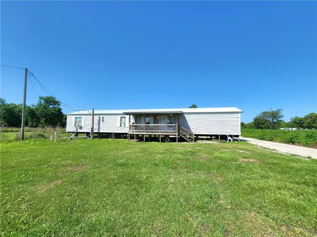 $1,500 | 30142 Highway 23, Buras, LA 70041