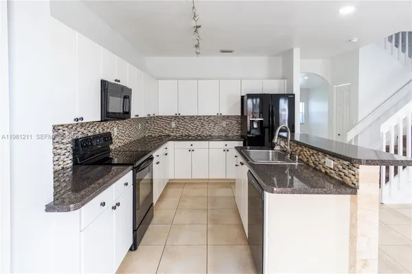 $2,700 | 2301 Southeast 24th Avenue, Unit 2301, Homestead, FL 33035