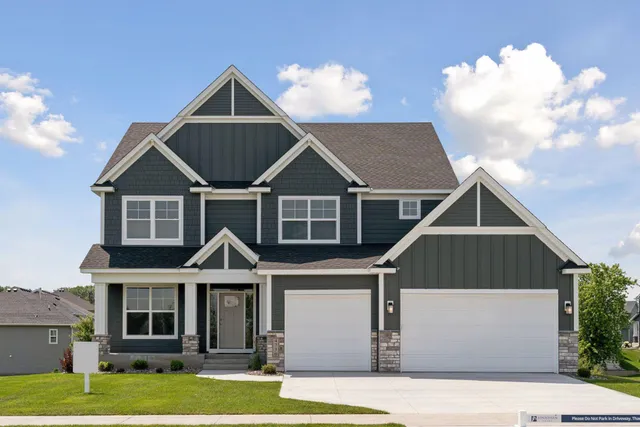 $800,000 | 4730 131st Avenue Northeast, Blaine, MN 55449