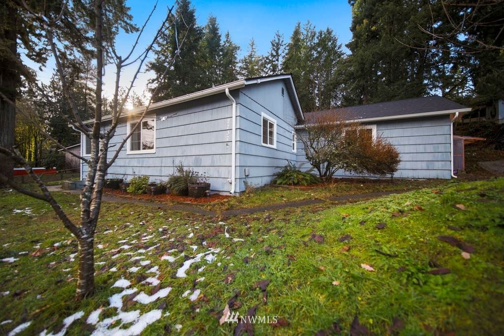 2737 Rocky Point Road Northwest Bremerton, WA 98312 - Photo 1 of 32 Gallery Image 1