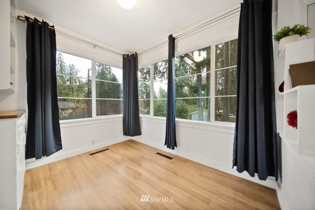 2737 Rocky Point Road Northwest Bremerton, WA 98312 - Photo 12 of 32 Gallery Image 12