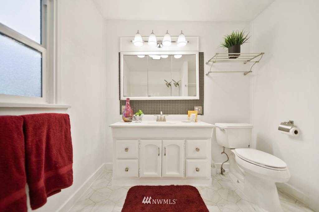 2737 Rocky Point Road Northwest Bremerton, WA 98312 - Photo 17 of 32 Gallery Image 17