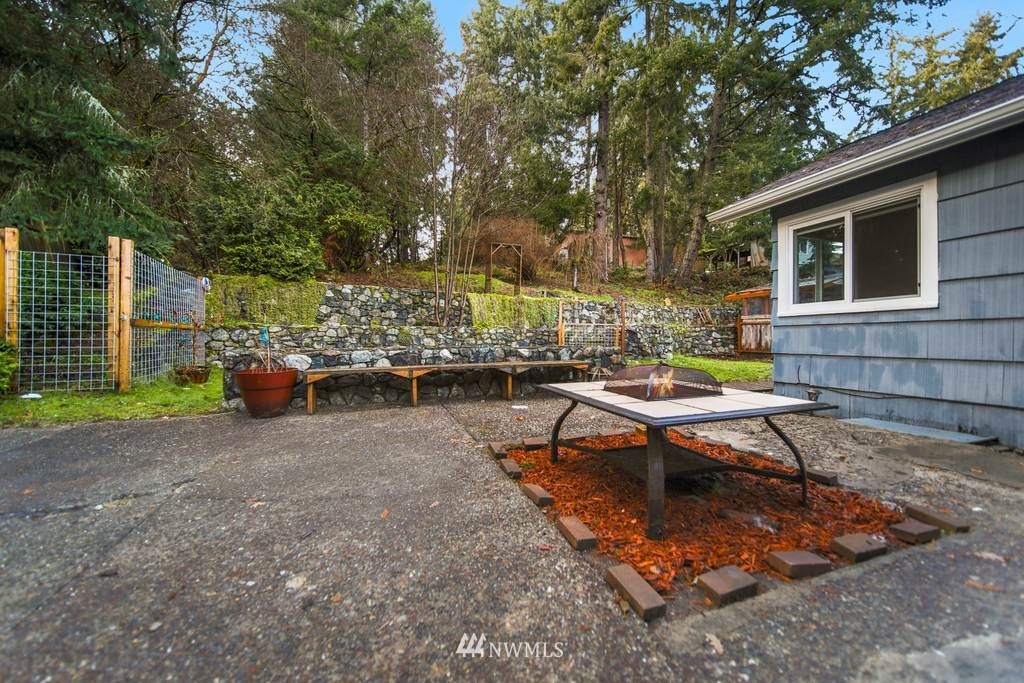 2737 Rocky Point Road Northwest Bremerton, WA 98312 - Photo 21 of 32 Gallery Image 21
