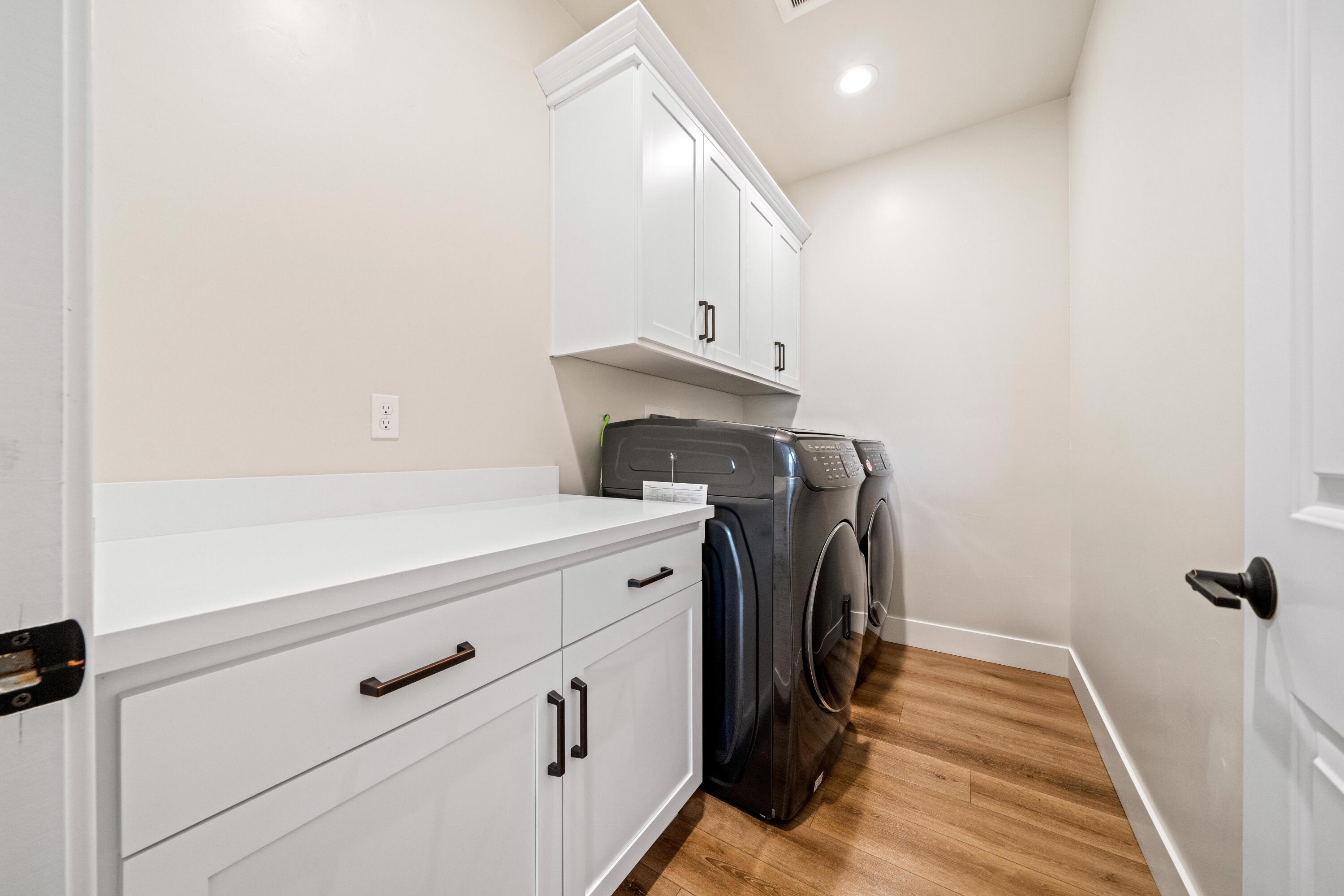 3001 Luke Trail Redding, CA 96002 - Photo 26 of 43 a utility room with dryer and washer