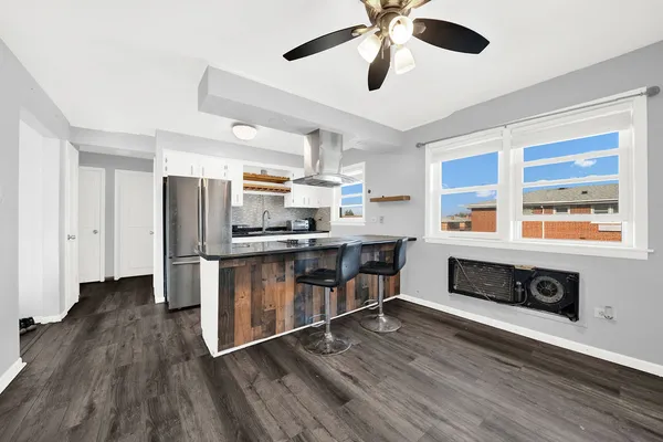$129,900 | 8020 South Pulaski Road, Unit 3W, Chicago, IL 60652